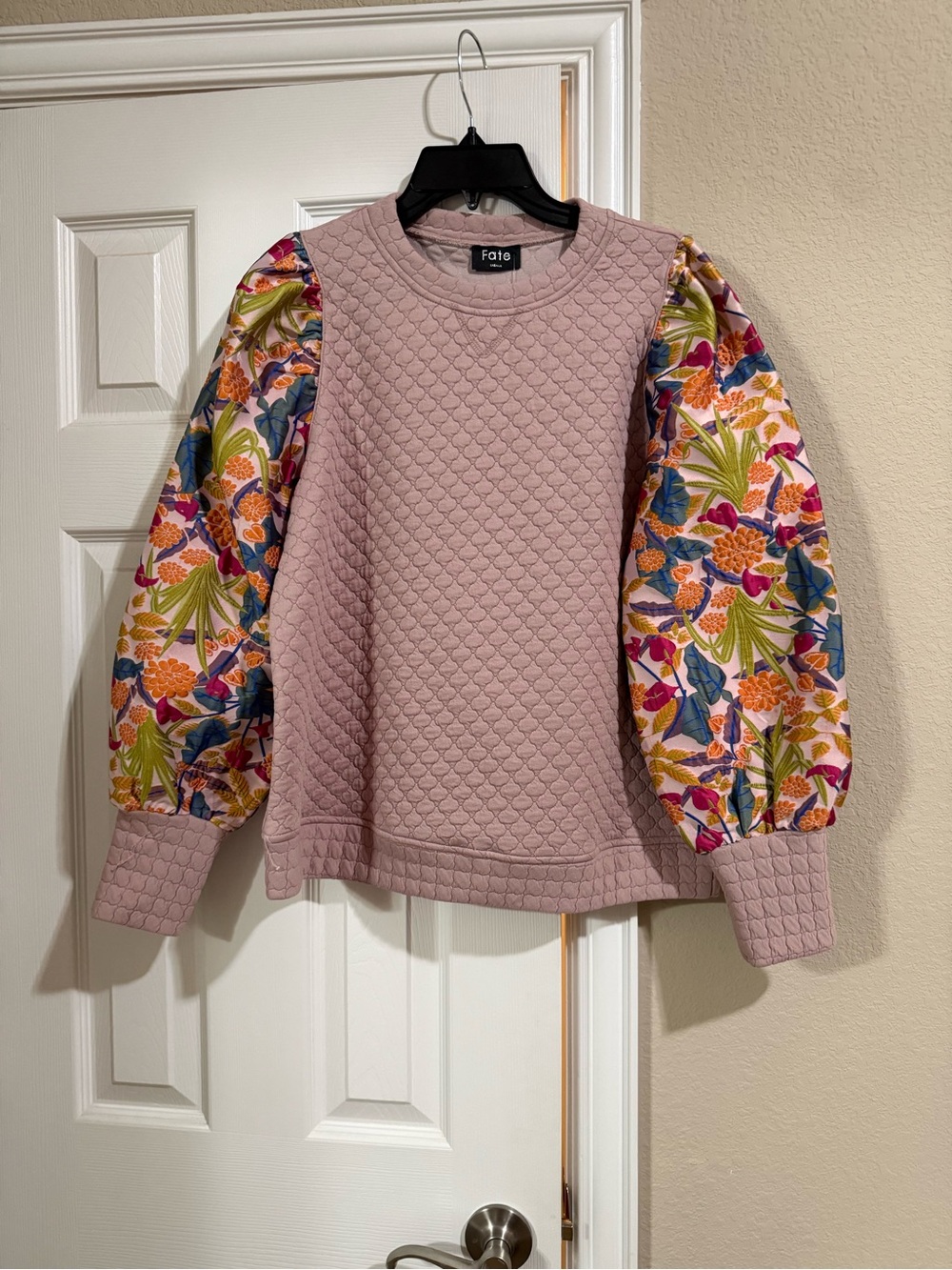 Quilted Mauve Sweatshirt with Floral Puff Sleeves